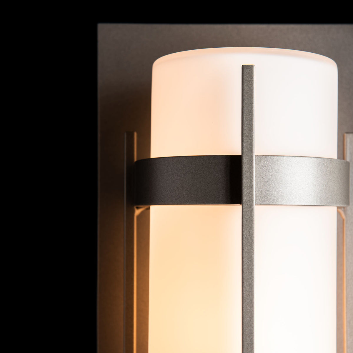 Hubbardton Forge Banded Outdoor Sconce