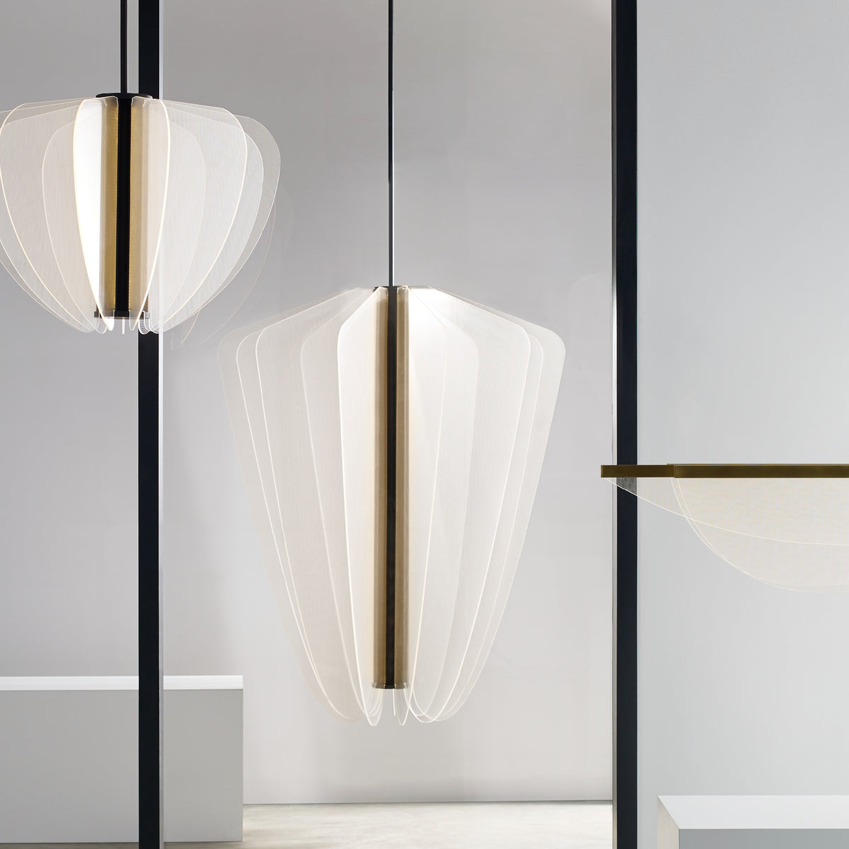 Sean Lavin Nyra 42 Chandelier