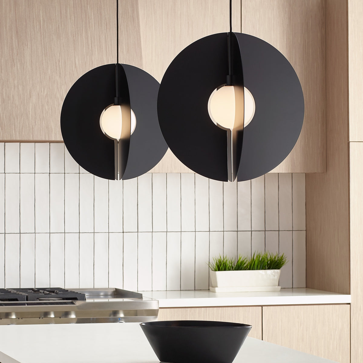 Sean Lavin Orbel Round Pendant