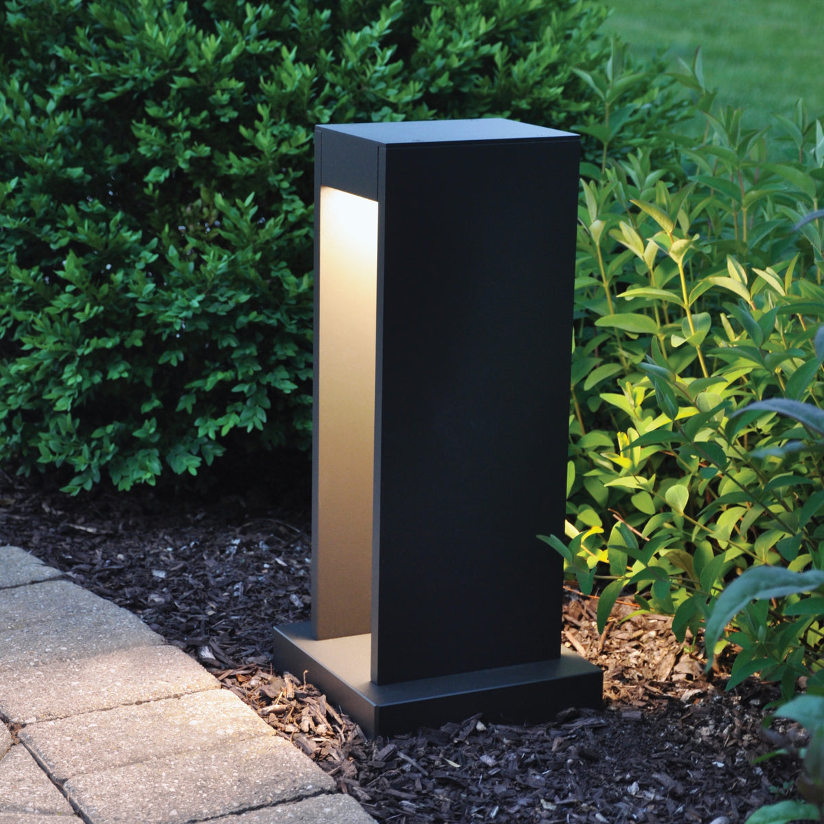 Sean Lavin Syntra 18 Outdoor Path Light