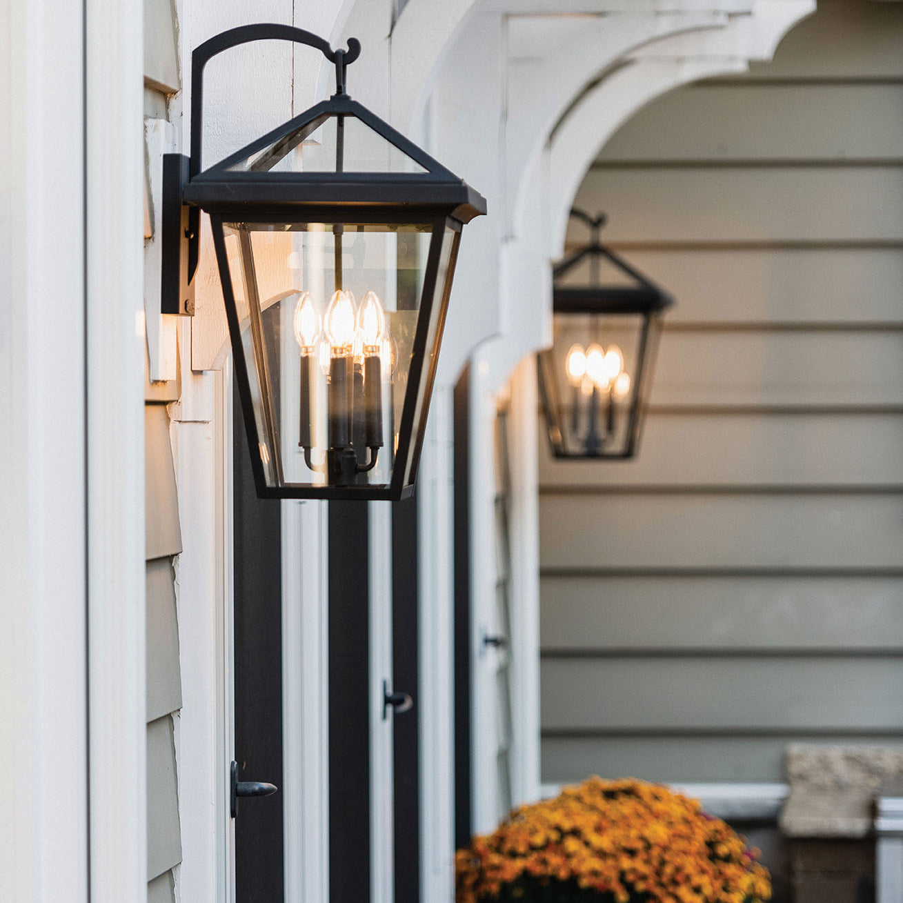 Extra large outdoor wall clearance lantern
